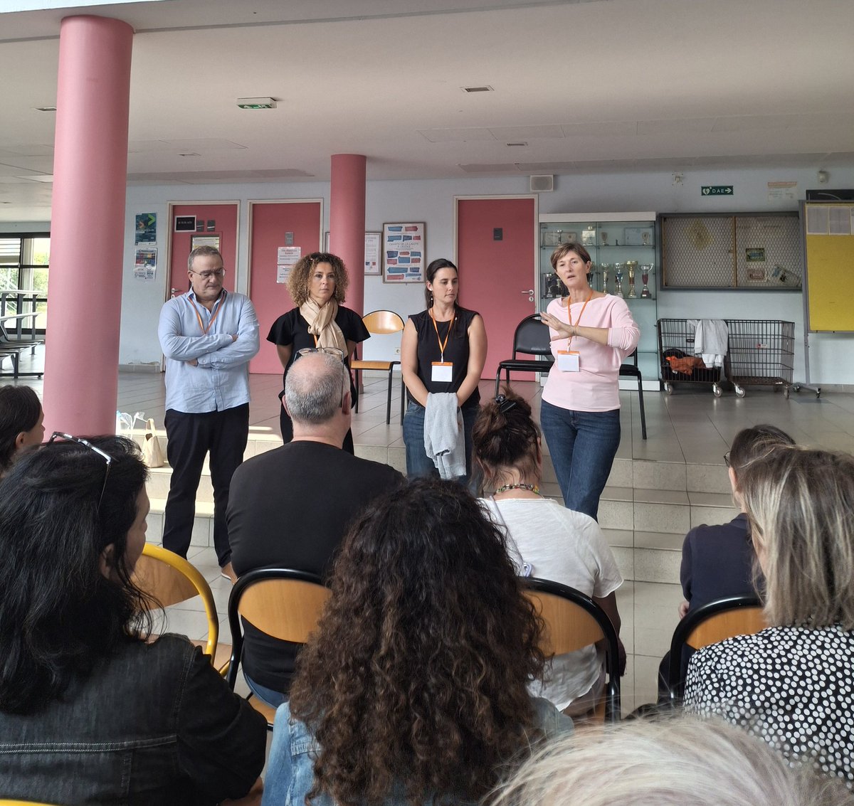 DSDEN2B's tweet image. Cinquième DigiScontri au collège de Montesoro. Moments de partage et  formation des enseignants. Rendez vous au séminaire TNE Corsica le 26/11 à l’Alb&apos;oru #Bastia #digiscontri #PERDIR
 #DNE #DRNE #atelier #TNE #Corsica #CPC #one #IEN #scola2030