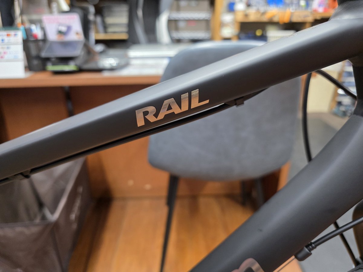 3196kintarou's tweet photo. ご注文頂きました
KhodaaBloom RAIL DISC マットブラック
が入荷し組み上がりました。
ありがとうございました。
#KhodaaBloom
#コーダーブルーム
#RAILDISC
#大阪
#堺
#サイクルショップ金太郎 https://t.co/tXkI7F9YoY