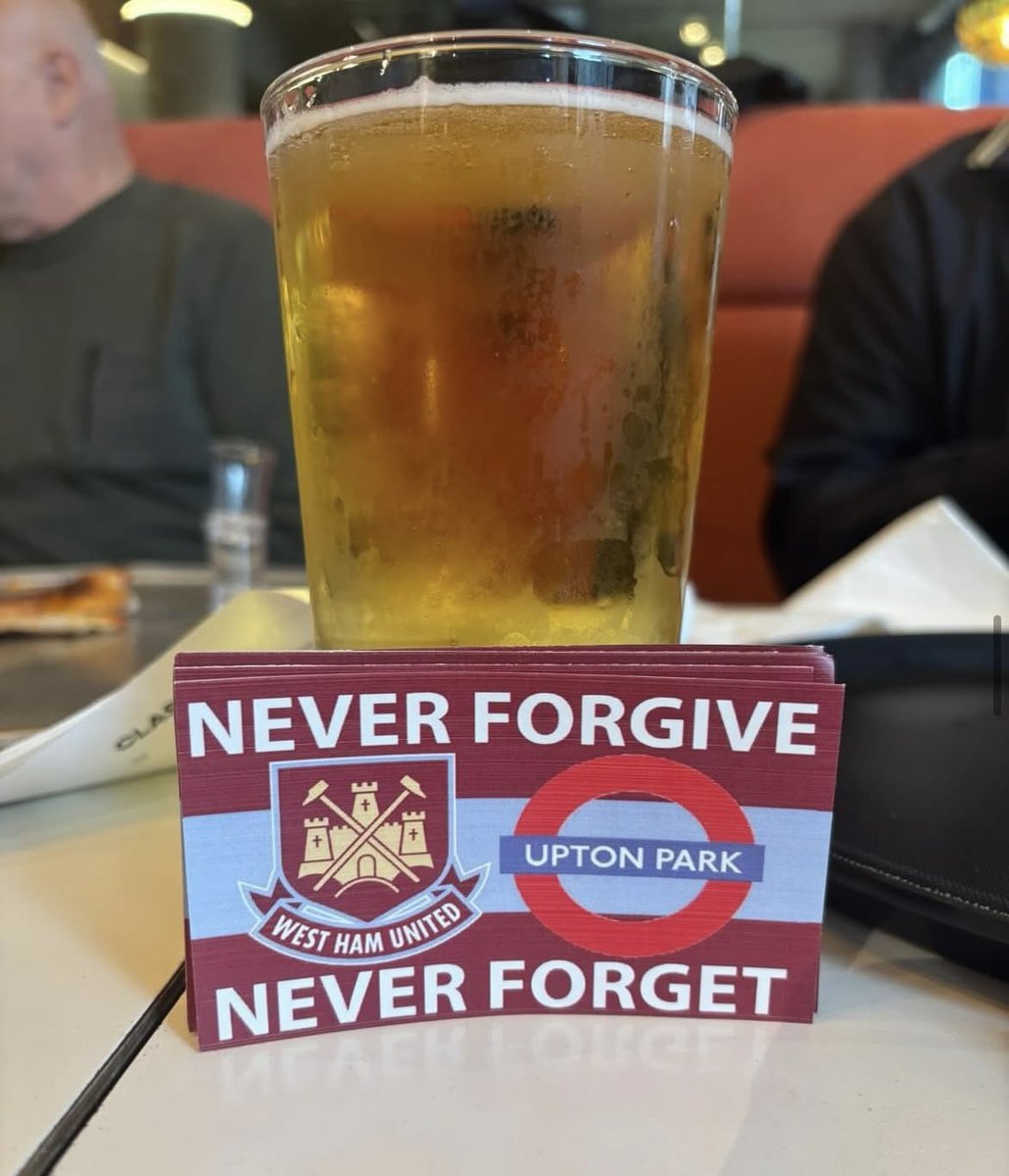 10cm x 6cm West Ham stickers sent in from a fan on the way to Arsenal recently. 

Order your own custom stickers today.. 

👉ultrasdesign.co.uk

#ultrasdesign #ukfootballflags #stickerslaps #footballstickersspotted #awaydays #casual #ultra #sticker #westham