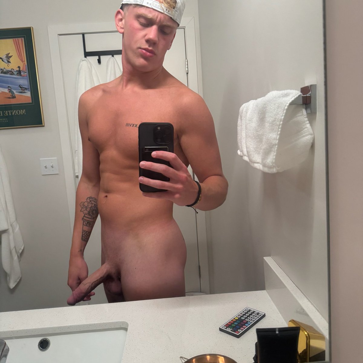 i’m 21 today ;) send me a gift 😈😊