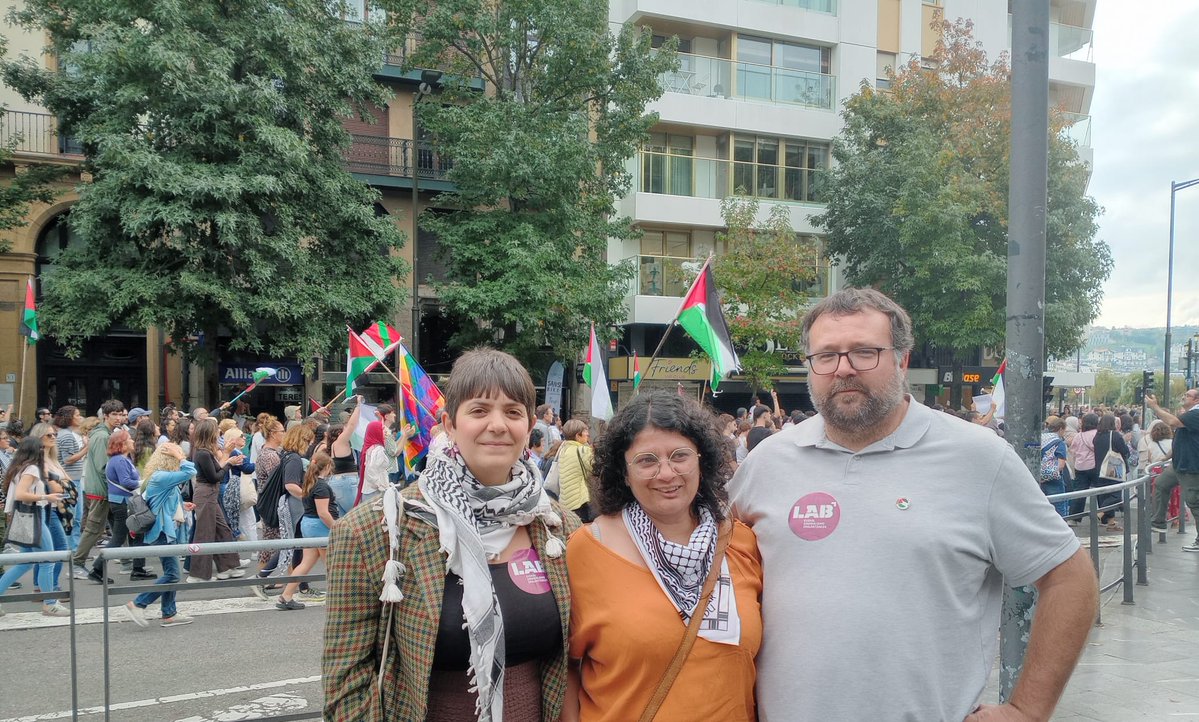 Gaur greba eguna Hego Euskal Herrian langile-klase osoaren elkartasuna adierazko Palestinako herriarekin

📣Ipar Euskal Herritik ere borroka eguna sustengatu dugu bertan parte hartuz, genozidioaren aurka eta Palestinaren okupazioaren bukatzearen alde dugun konpromisoa gogoratuz!