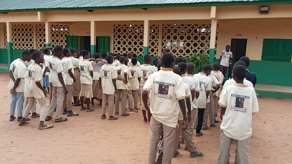 Célébration de Saint Faustino.
Ce mercredi 15 octobre 2025, le Collège Catholique Écoles Pies Saint Faustino Miguez de Za Agbogbome a honoré son saint patron, Faustino Miguez, à travers une célébration spéciale empreinte de ferveur et de reconnaissance.