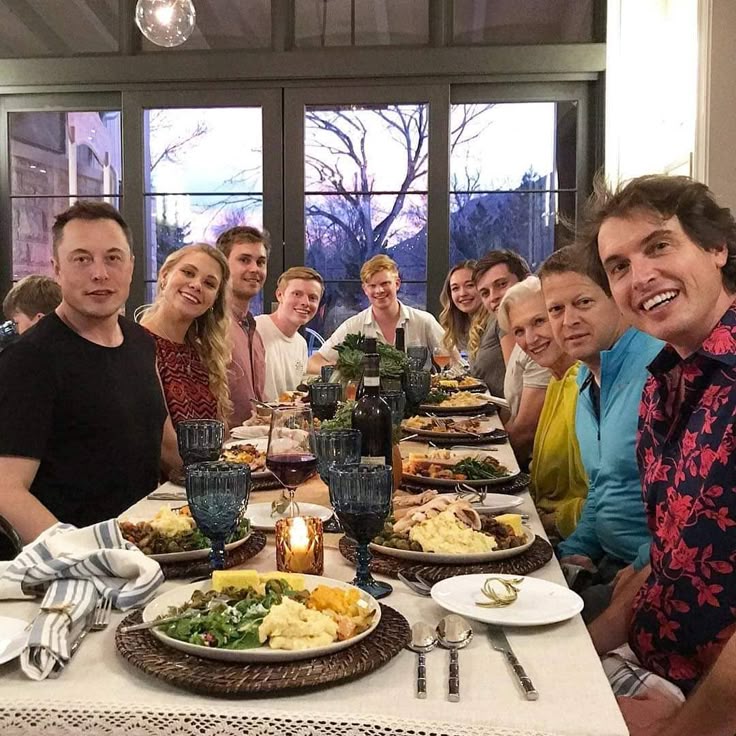 ElonMuskNews47's tweet image. Would you accept an invitation from Elon Musk if he invited you over for a family dinner?
A. Yes
B. No