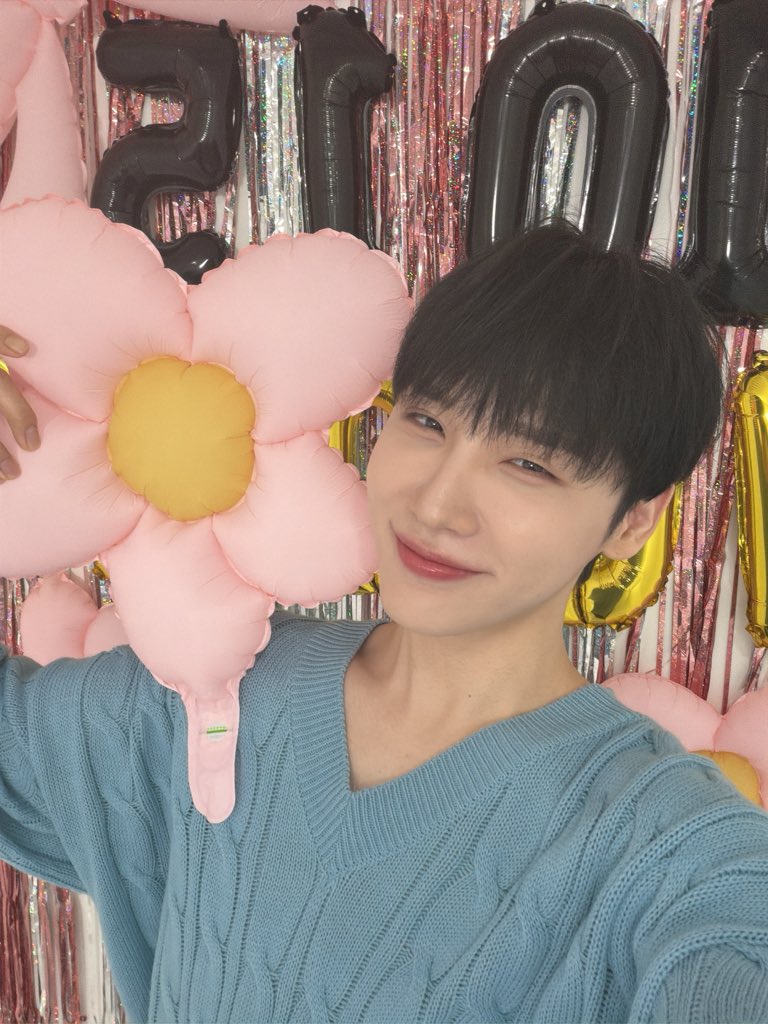 생일 축하해주신 모든 분들 너무너무 감사합니다❤️ 에비뉴없이 못살아!!!! ❤️❤️