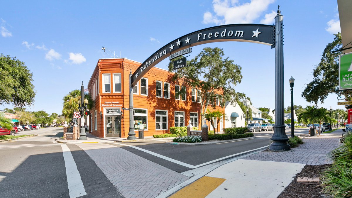 GrantStreetInn's tweet image. Today, we’re celebrating the heart of our community – our local chamber of commerce - The Dunedin Chamber of Commerce
#SupportLocal #ChamberOfCommerce #CommunityStrong #ShopLocal #EatLocal #BeOurGuest #StrandHospitality #LocalChamberofCommerceDay #VisitDunedin #LoveFL