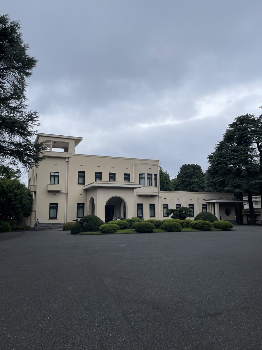 今日は奥様の希望でヴァンクリ見てきました！
ハイジュエリー素敵でした。職人さんの手間暇かかってるからそれは高いですよね💎