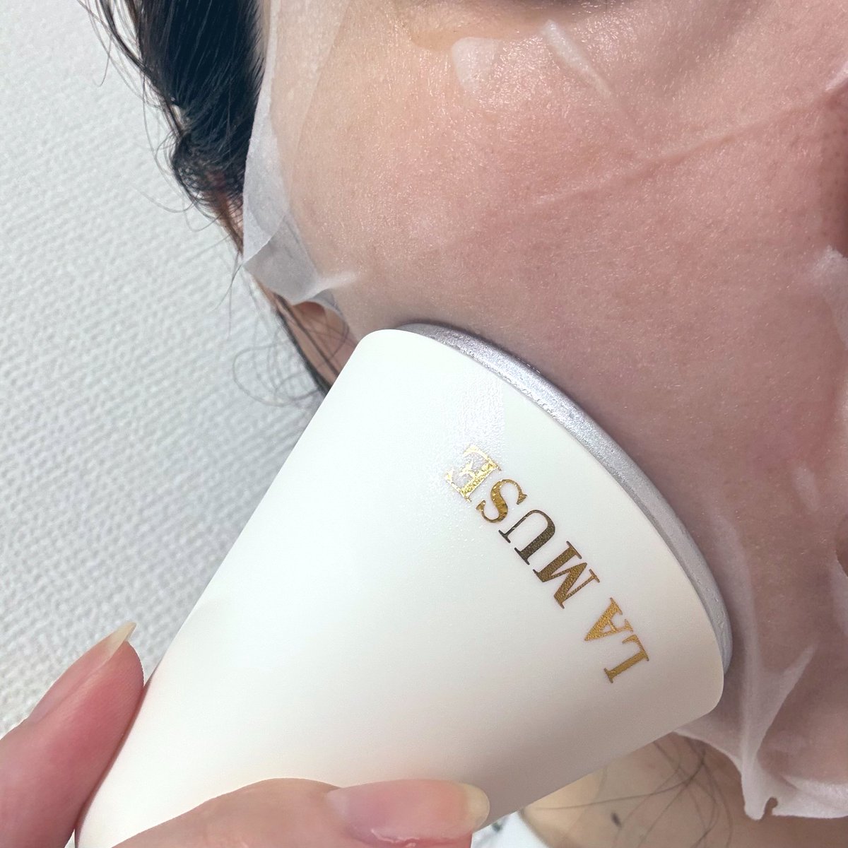 Vitamin_ace_'s tweet photo. #購入品
前回のメガ割で購入していた、
LAMUSEのパーフェクトクーラー❄️
私はパックの上から使ってる！
使う直前まで冷蔵庫に入れておくと、ひんやり気持ち良くてお気に入り🫶
お肌がキュッと引き締まる感覚✨
電池不要で手軽に使えるのが嬉しい！
#ラミューズ #LAMUSE #ラミューズリアルレビュー https://t.co/5zBbdLEbNN