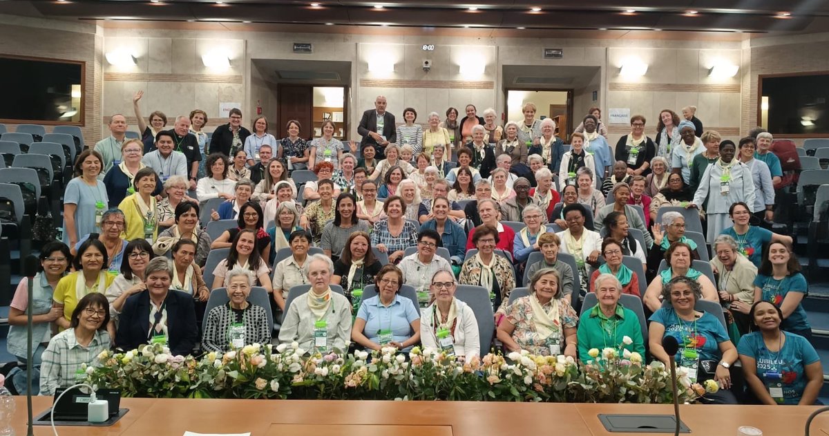 De diferentes países, participamos del jubileo mundial de la #vidaconsagrada en Roma.
#InstitutosSeculares #SecularidadConsagrada <a href="/ced_is/">CEDIS</a> #cmis #jubileovidaconsagrada