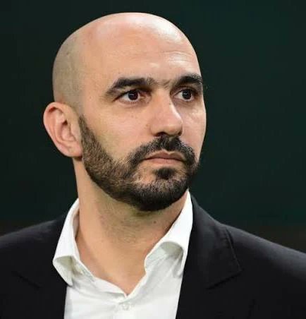 Le maroc a toujours eu de très bons joueurs mais aucun coach n'a réussi à réaliser ce que #Regragui a pu faire avec la sélection.
On peut critiquer, ne pas être d'accord avec certains choix mais ceux qui s'acharnent sur lui, le font pr des raisons autres que le bien la sélection.