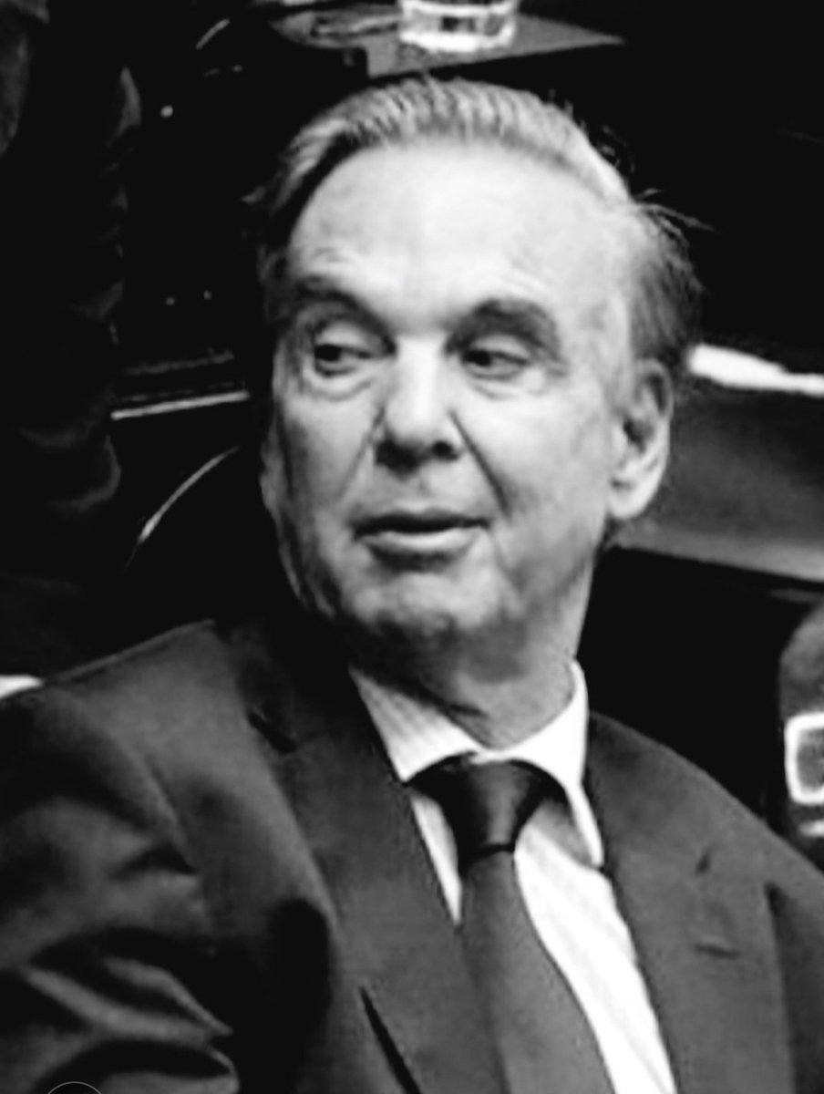 betoelperonista's tweet image. Profesión: VENDE PATRIA. ✌️