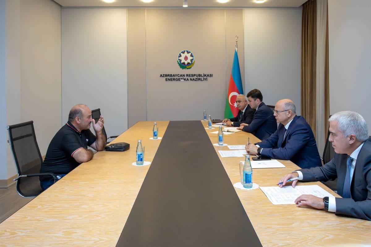 minenergyaze's tweet image. ℹ️ Energetika naziri Pərviz Şahbazov #Sumqayıt şəhəri, #Cəlilabad və #Xaçmaz rayonlarından olan vətəndaşları qəbul edib.

📌Qəbulda #qaztəchizatı, #qazsayğacı|nın quraşdırılması, #elektrikenerjisi təchizatı, #transformator|un yenilənməsi və digər istiqamətlərdə müraciətlər…