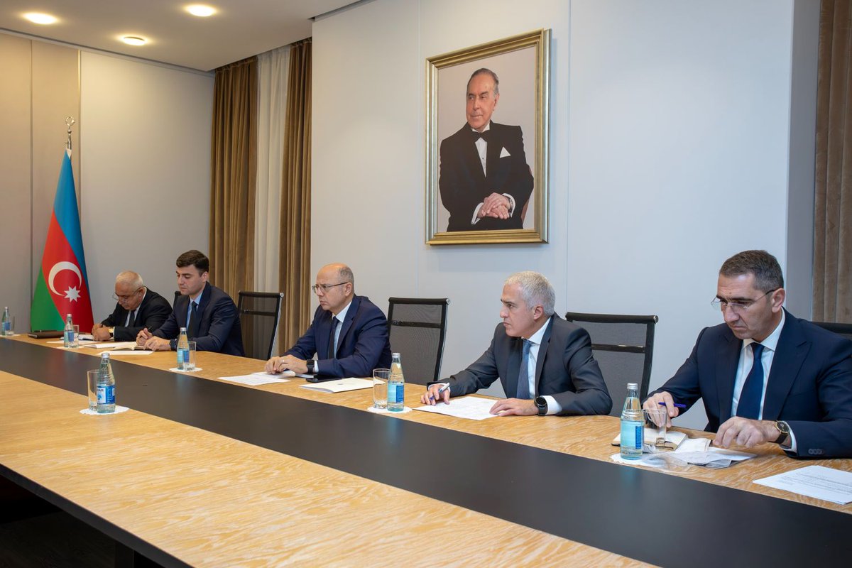 minenergyaze's tweet image. ℹ️ Energetika naziri Pərviz Şahbazov #Sumqayıt şəhəri, #Cəlilabad və #Xaçmaz rayonlarından olan vətəndaşları qəbul edib.

📌Qəbulda #qaztəchizatı, #qazsayğacı|nın quraşdırılması, #elektrikenerjisi təchizatı, #transformator|un yenilənməsi və digər istiqamətlərdə müraciətlər…