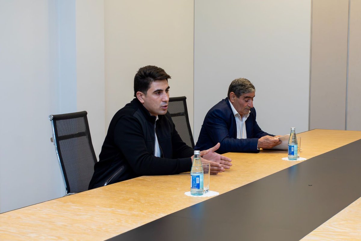 minenergyaze's tweet image. ℹ️ Energetika naziri Pərviz Şahbazov #Sumqayıt şəhəri, #Cəlilabad və #Xaçmaz rayonlarından olan vətəndaşları qəbul edib.

📌Qəbulda #qaztəchizatı, #qazsayğacı|nın quraşdırılması, #elektrikenerjisi təchizatı, #transformator|un yenilənməsi və digər istiqamətlərdə müraciətlər…