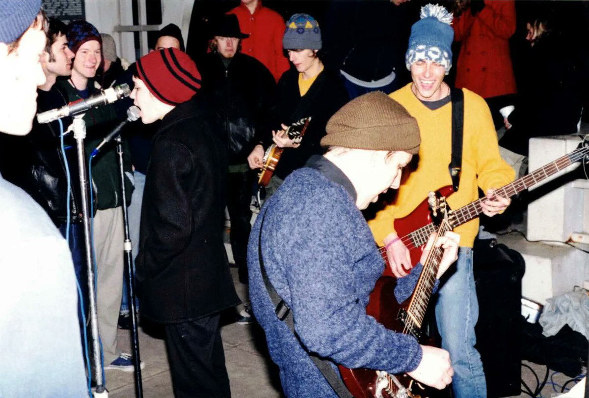 RollingStone's tweet photo. Why This Nineties High School Punk Band Is Suddenly Bigger Than Ever

Everyone Asked About You broke up and went about their lives. 

Nearly three decades later, they're touring the U.S. thanks to some Japanese fans unearthing their old teenage music.

Feature: https://t.co/j82GwydO0M