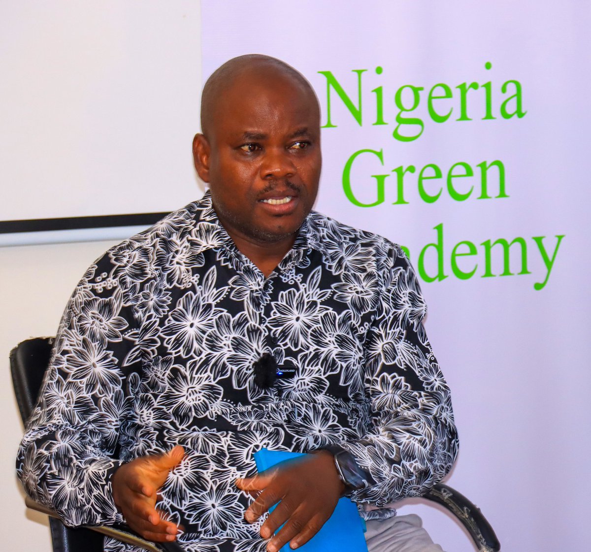 hbsNigeria's tweet image. IGNITED! 🔥 💚
That’s the only way to describe the energy after the fireside chat session on creating positive change and advocacy with Mrs. @EneObi and Mr. Austin Aigbe Omoruyi! ​We want to thank you both for taking the time to inspire and motivate our #GreenAcademy2025 cohort.