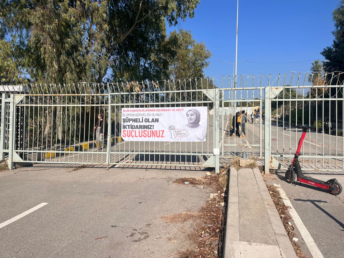 Bugün Rojin Kabaiş'in cansız bedeninin bulunmasının üzerinden tam bir yıl geçti. 

Dokuz Eylül'den çağrımız:
Ölümün şüphelisi olur mu? Şüpheli olan kurduğunuz çete düzenidir!