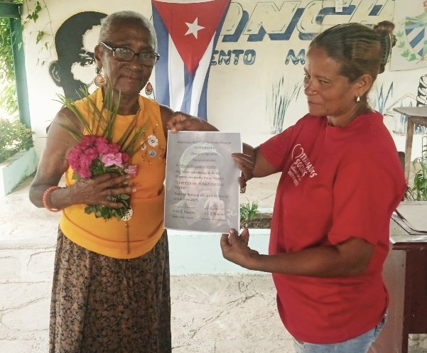 Dics_Contre1234's tweet photo. Emotivo acto de reconocimiento a los delegados y exdelegados se desarrolló en la comunidad de Romana VII, en el Consejo Popular Guaninao, por el 49 Aniversario de la creación de estos Órganos.
#Contramaestre.
#SantiagoDeCuba. https://t.co/eHsCCfxpmX