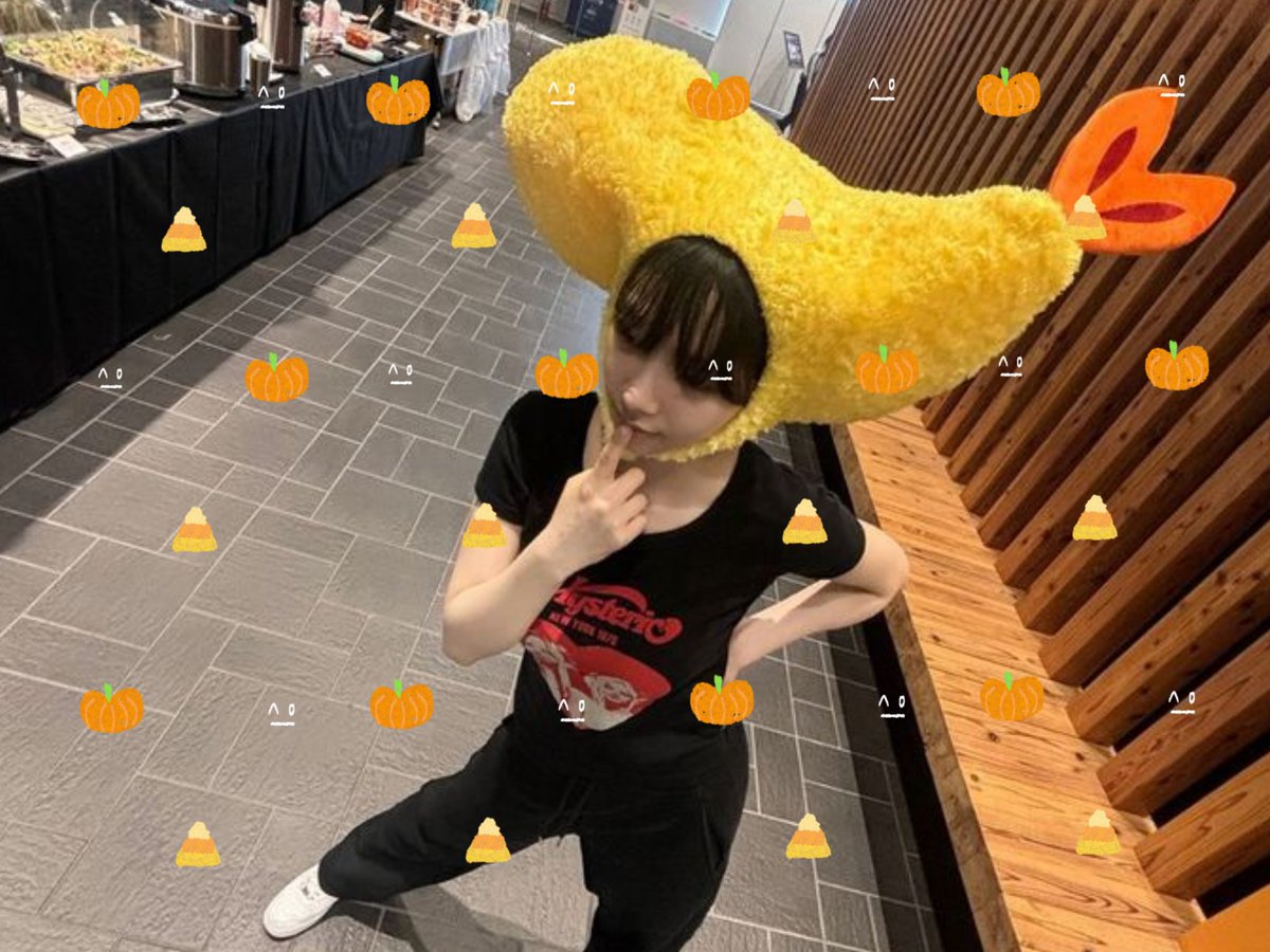 starryccion's tweet photo. #karintheo prepare your best silly and chic self for Halloween parties! 🎃🧡🍂 https://t.co/r9C3yOTqMs