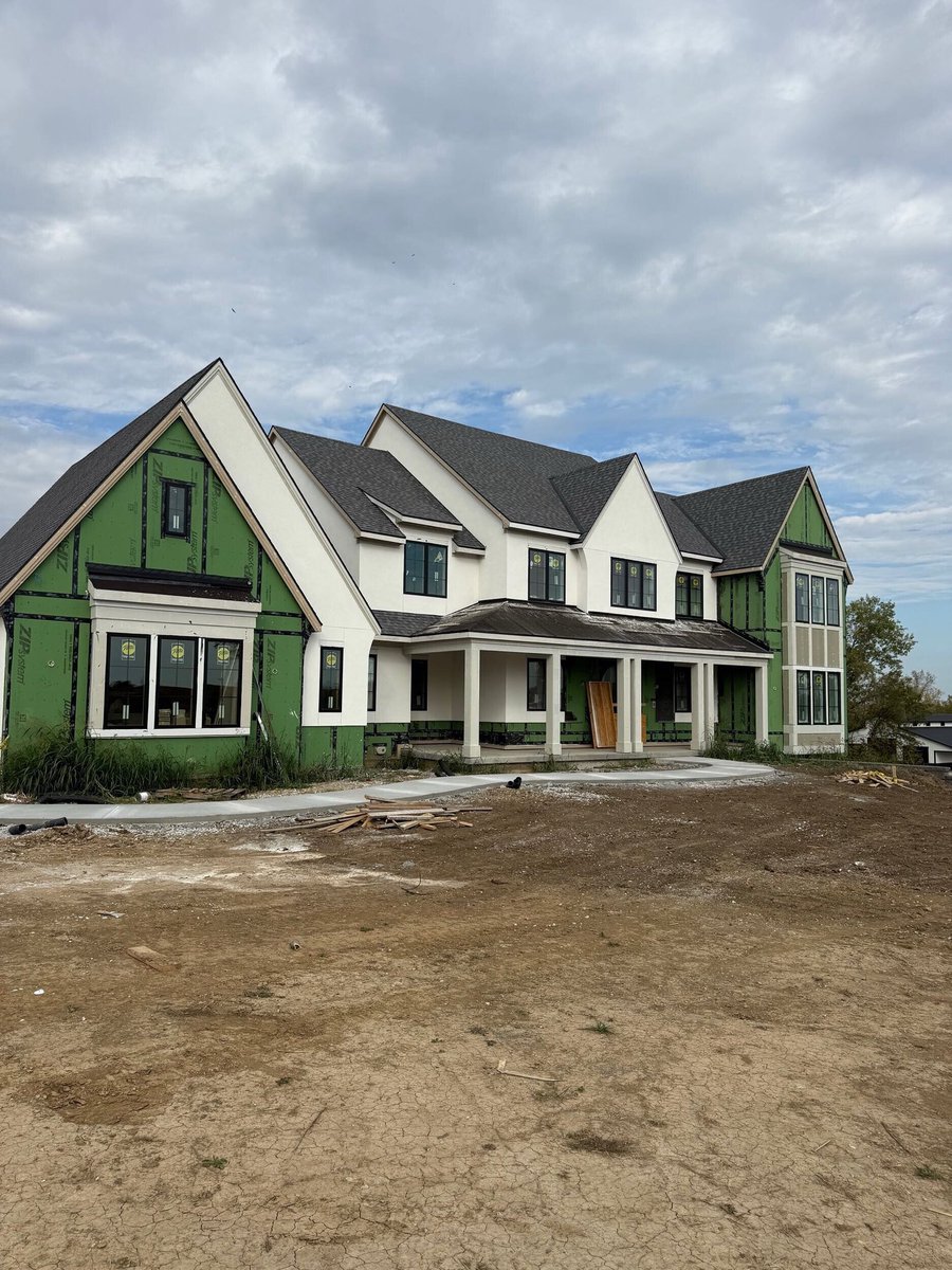 Coming along…acrylic stucco with color additive is the only way to go!