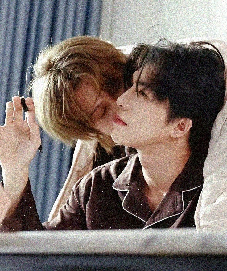rCUXhRxLfA88617's tweet photo. @WeTVThailand @bxxm_rvw smartboom forever!🖤💜💙
#BringBackSmartBoom https://t.co/Pl6YeTglo4