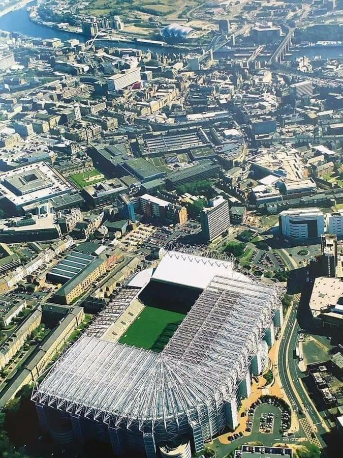 The Extreme Football Enthusiast tweet media