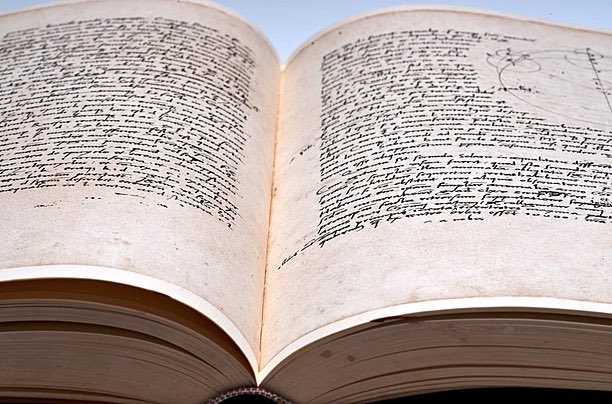 А есть тут кто-то, кроме меня, кого тошнит от подобной подачи книг? Я вообще не понимаю, как это читать без отвращения.

Нормальная подача — это полноценная передача книги в мозг, а не ювелирно разложенные по бумаге замызганные буковки. Так считаю.