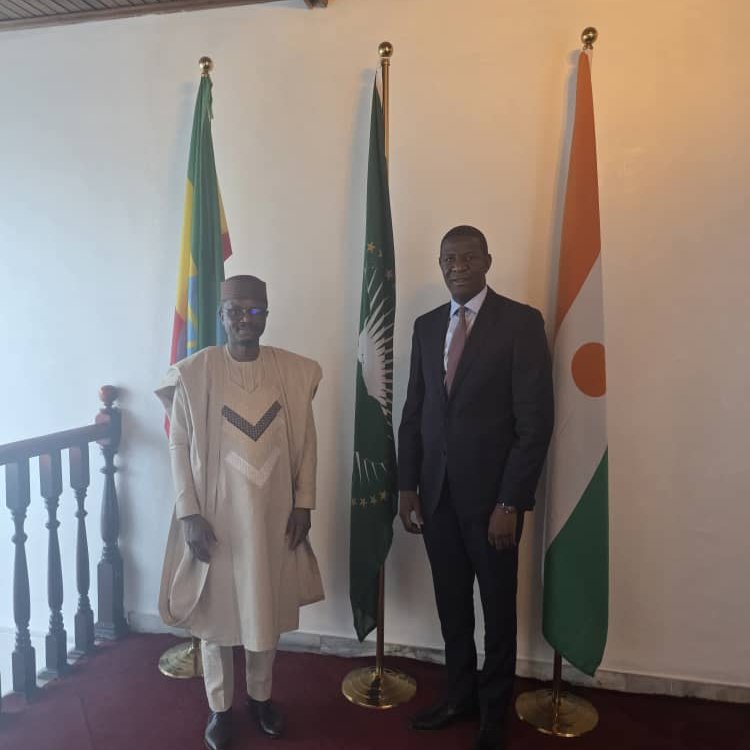 Mr. Hervé KUATE, UNHCR Representative to the African Union, met with H.E. Amadou Hassane Mai Dawa, Permanent Representative of Niger to the AU. They discussed the AU's much-appreciated support, on humanitarian grounds, to refugees and host communities in Niger.
