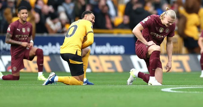 🚨 EVERY PREMIER LEAGUE PLAYER ORDERED TO TAKE THE KNEE FOR BLACK LIVES MATTER AGAIN❗️

It's been decided to happen at every Premier League game this weekend ⚠️ 

The WORST thing about modern football is this woke nonsense.