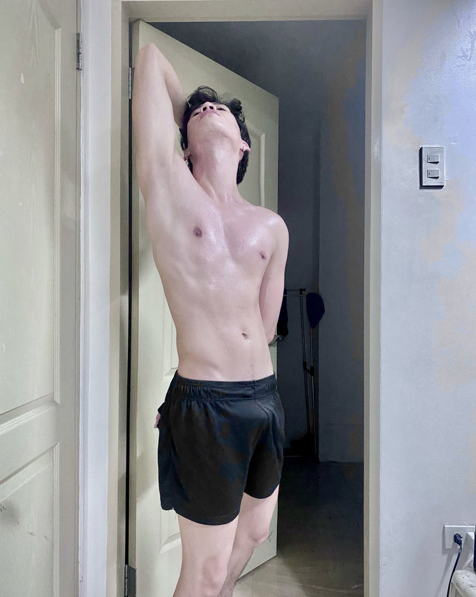 vampfire_sey's tweet photo. Pumped after 100 push-ups 
Workout progress appreciation only🔥🦾 https://t.co/XNttdBdRb5