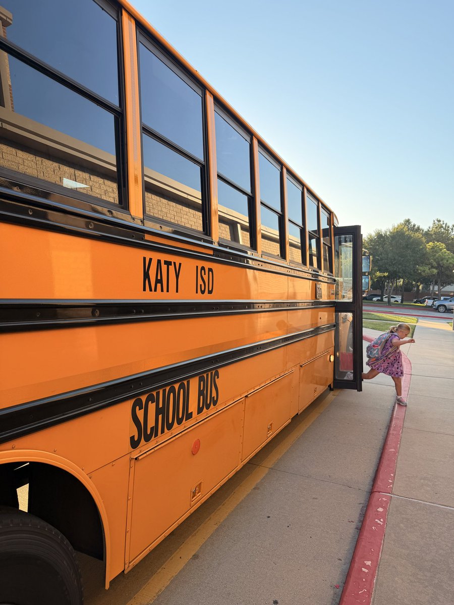 The most beautiful Wednesday morning. Grateful for our bus drivers today and everyday. ☀️

#OKEkoalas
<a href="/OKEkoalas/">Kilpatrick Elementary</a> 
@KatyISD
<a href="/KatyISDMandO/">Katy ISD MAINTENANCE & OPERATIONS</a>
