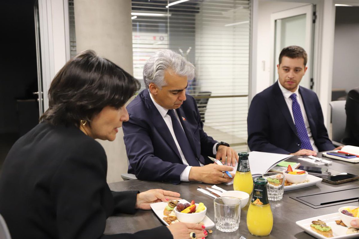 🇨🇱 #EncuentrosPresidenciablesCOLMED
Comienzan los encuentros con las y los candidatos a la Presidencia de la República, instancias que buscan dialogar sobre sus propuestas en materia de salud y compartir la visión del Colegio Médico de Chile respecto a los principales desafíos y