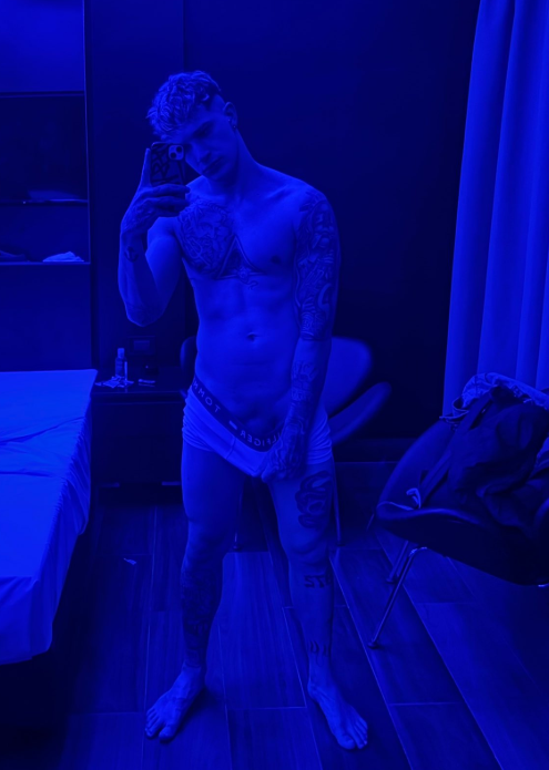 urbigboyArthur's tweet photo. Looking for my submissive boy to break in — 0n or 0ff cam or Meet &amp; fck for real SUB that willing to SUBSCR!BE - I fck my subscribers. Build something nasty &amp; get rewarded by my MASSIVE 9" . DM "DADDY" if u down 😈💦 https://t.co/pKaDhpo4sd