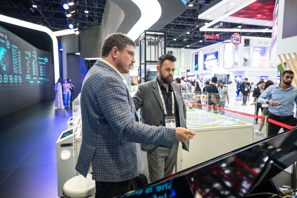 TIIuae's tweet image. TII is redefining secure communication.
Through Quantum Key Distribution, encryption keys are shared via photons — impossible to copy, intercept, or compromise.

#GITEXGLOBAL #QuantumTech #Innovation