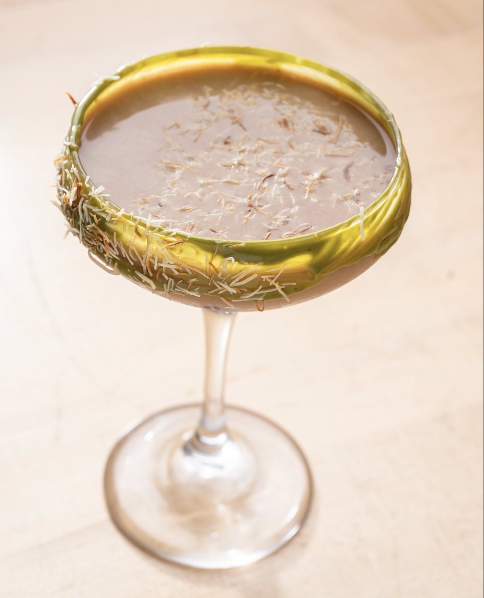 LibsGrillML's tweet image. 🍸 Dubai Chocolate Martini 
A luxurious blend of cocoa nib–infused Tito’s Vodka, Irish cream, chocolate liqueur, and a hint of pistachio syrup — finished with toasted kataifi for that extra touch of decadence.

Rich. Exotic. Unforgettable.