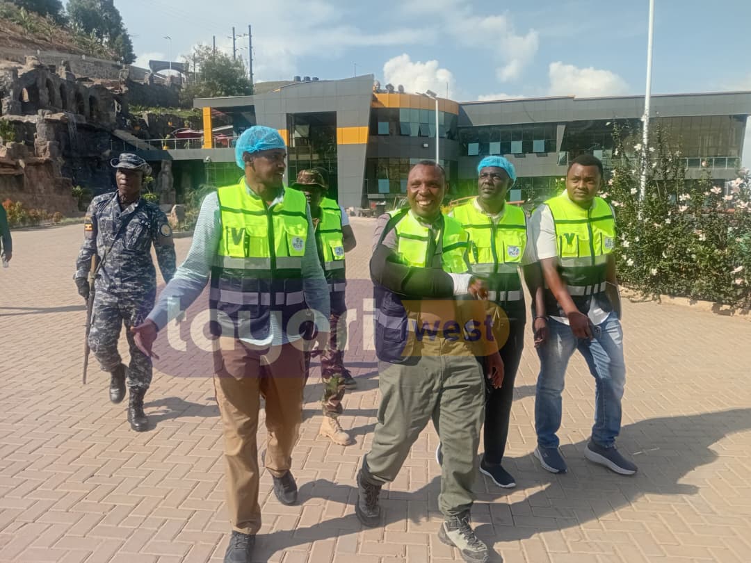 Minister for Agriculture, Hon. <a href="/FrankTumwebazek/">Frank K Tumwebaze,MP: Isaiah 41: 11</a> , has visited the <a href="/AfricaCoffePark/">AFRICA COFFEE PARK</a> to monitor ongoing progress. His visit comes ahead of President Museveni’s scheduled inspection of the park on 25th November.

📸: <a href="/ahabwa_j/">Ahabwa Job @mediaguru1</a> 

#TayariWestUpdates