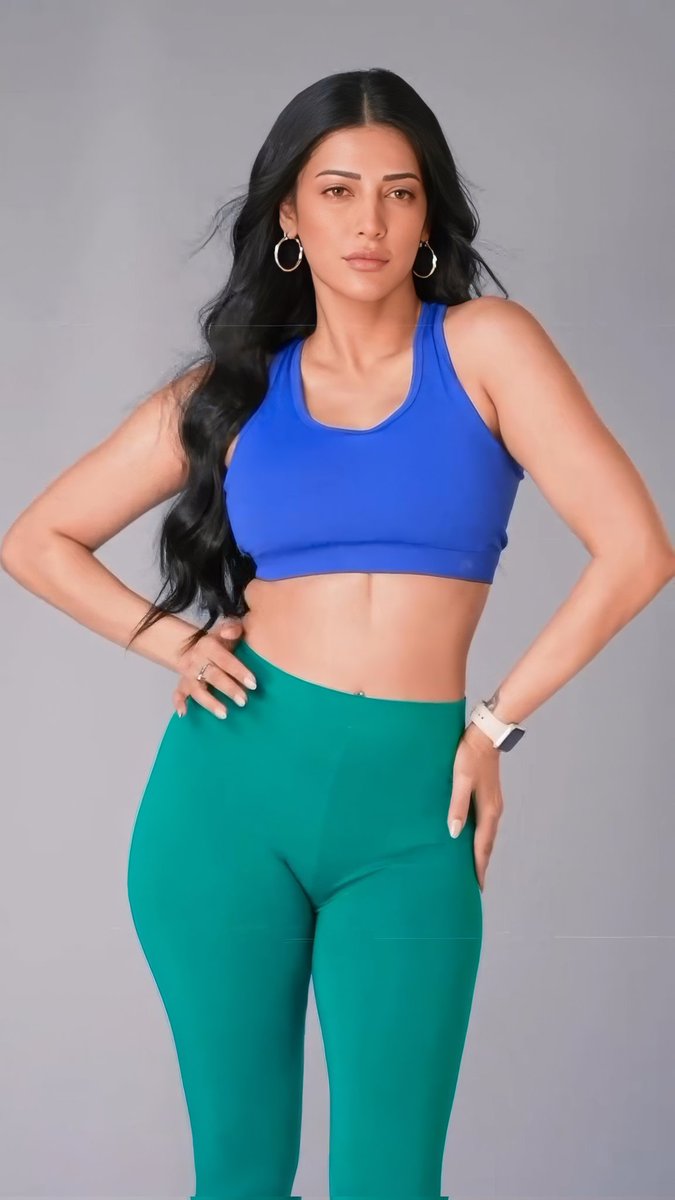 i_facelove's tweet image. Shruthi Hassan 🤤😋