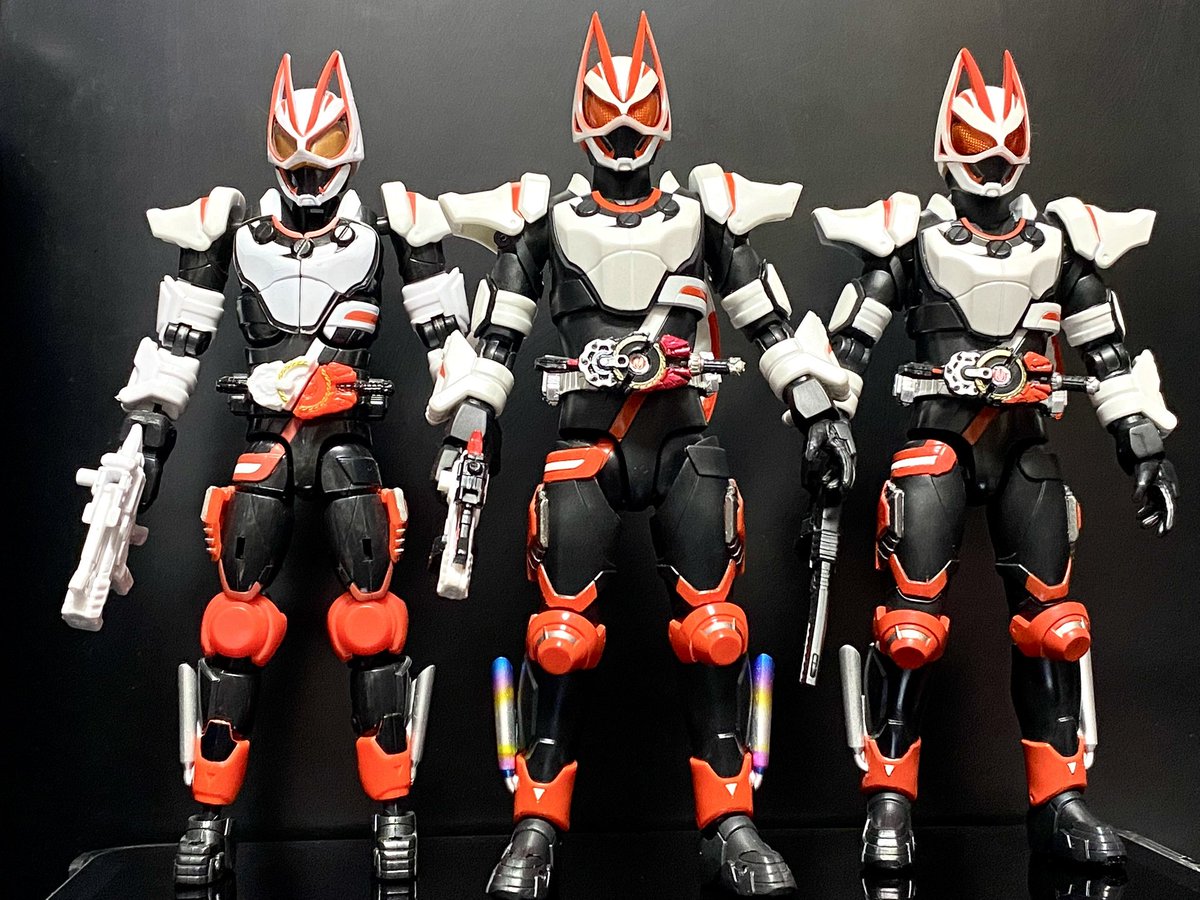 仮面ライダーギーツマグナムブーストフォーム3種類。リボルブチェンジ