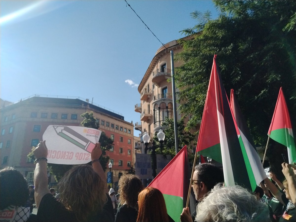 Avui a Tarragona amb els companys de <a href="/CCOOTarragona/">CCOO Tarragona #ElPoderDeCanviarhoTot</a> #unFuturPerPalestina #StopGenocidi #15Octubre
