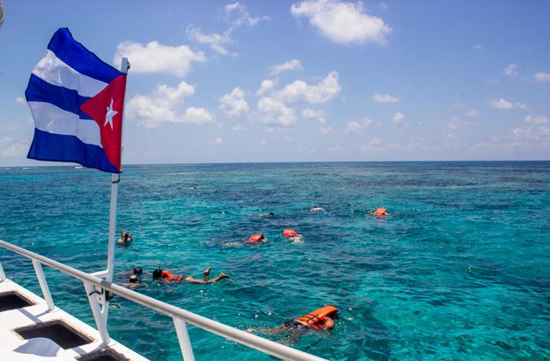 Operadores turísticos argentinos: Juliá Tours, Eurovips, Havanatur, 360 Operador y Multitravel, anunciaron la reactivación de vuelos chárter directos de Córdoba hacia Cayo Largo, #Cuba, programados para el primer trimestre de 2026, con perspectiva anual.
traveltradecaribbean.es/cayo-largo-car…