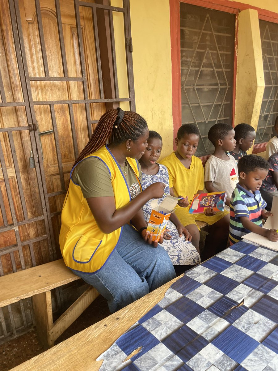 KsHeritageLions's tweet photo. On 11th October we donated food items, stationery and cleaning supplies to HOMA Ghana. 💙

The children shared their dreams of becoming doctors, engineers and soldiers.
Special thanks to our donors and volunteers who made it possible. 🦁

#WeServe #KindnessMatters https://t.co/DDCEXB1SF2