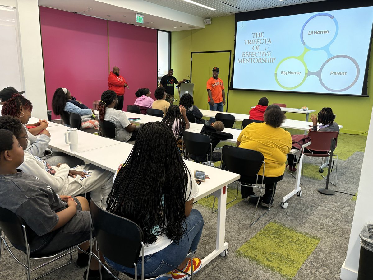 jstroudbhlh's tweet image. Today we hosted our Annual New Family Orientation — a special moment where connections are formed and purpose is aligned.
At Big Homie Lil Homie, mentoring is a triangle — and every side matters: the Parent, Big Homie, and Lil Homie.
#MentorshipMatters #CommunityStrong