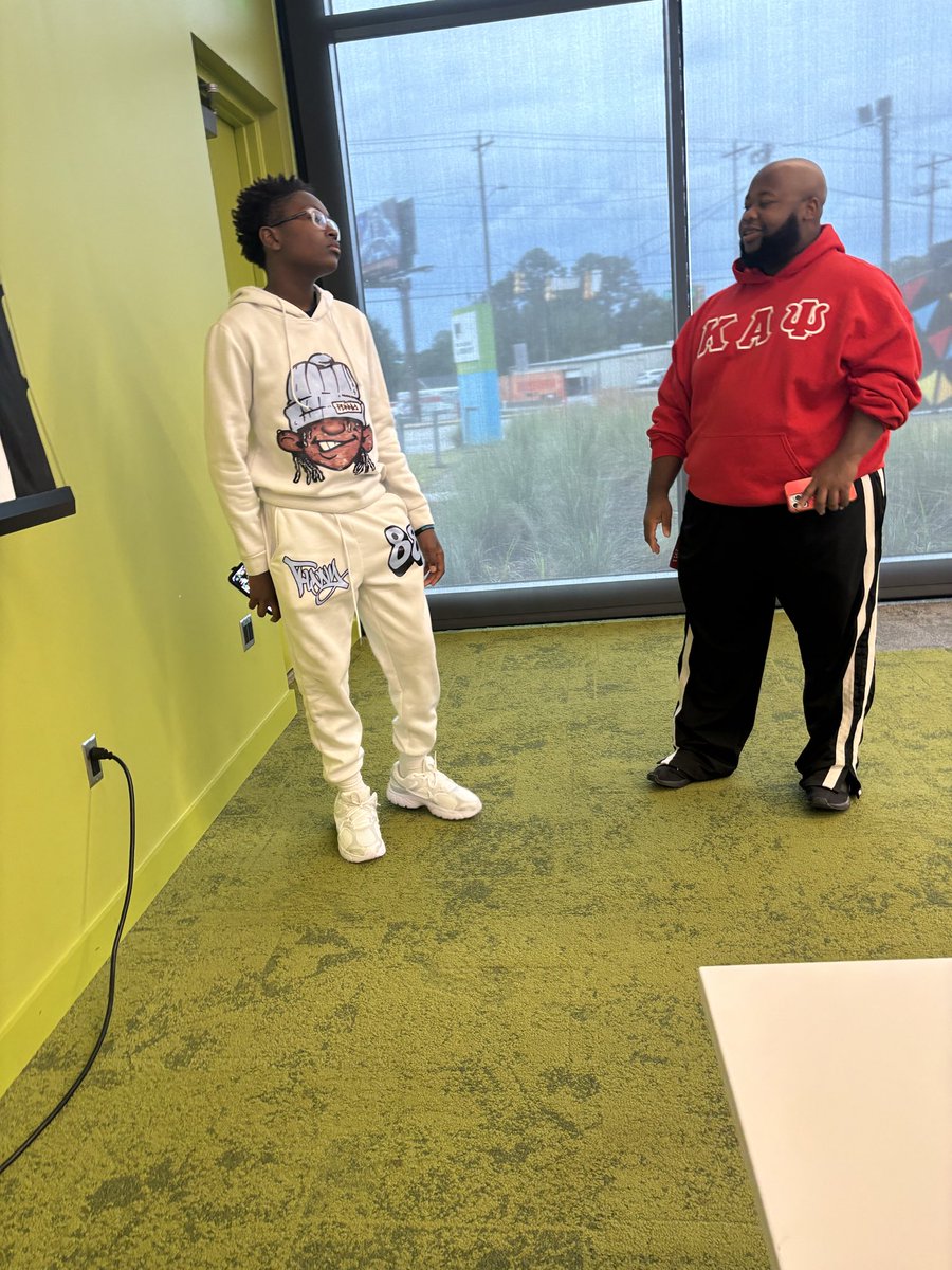 jstroudbhlh's tweet image. Today we hosted our Annual New Family Orientation — a special moment where connections are formed and purpose is aligned.
At Big Homie Lil Homie, mentoring is a triangle — and every side matters: the Parent, Big Homie, and Lil Homie.
#MentorshipMatters #CommunityStrong