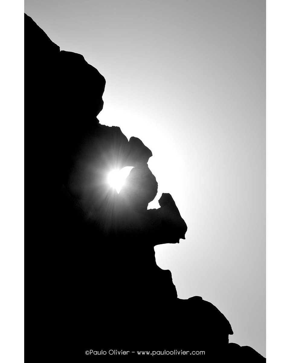 Una roca, muchos rostros.
Misma formación rocosa, diferentes horarios y luces.