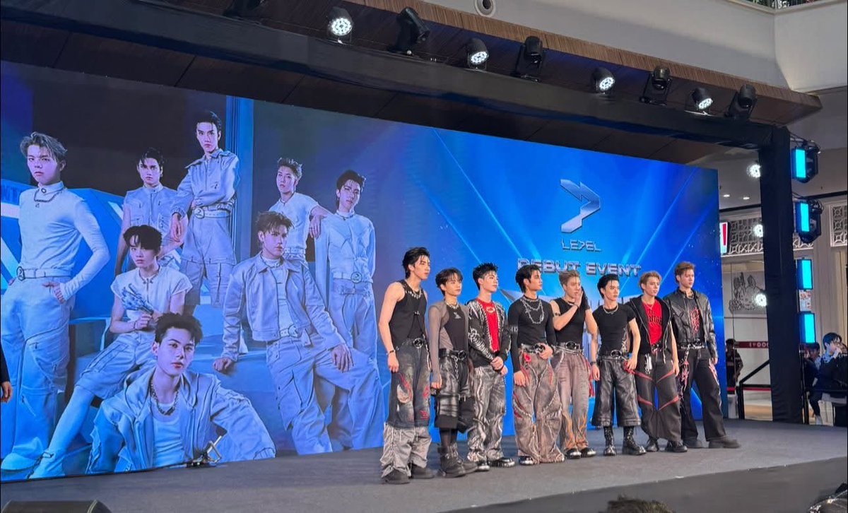 spywalker's tweet image. I'm levelin' up up up for youuuuu!!

#LE7EL
#LE7EL_DebutEvent 
#levelingup