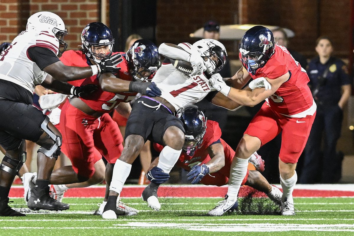 ASeaofRed's tweet image. Liberty snap counts and player grades for the win over NMSU (Club)
aseaofred.com/pff-snap-count…