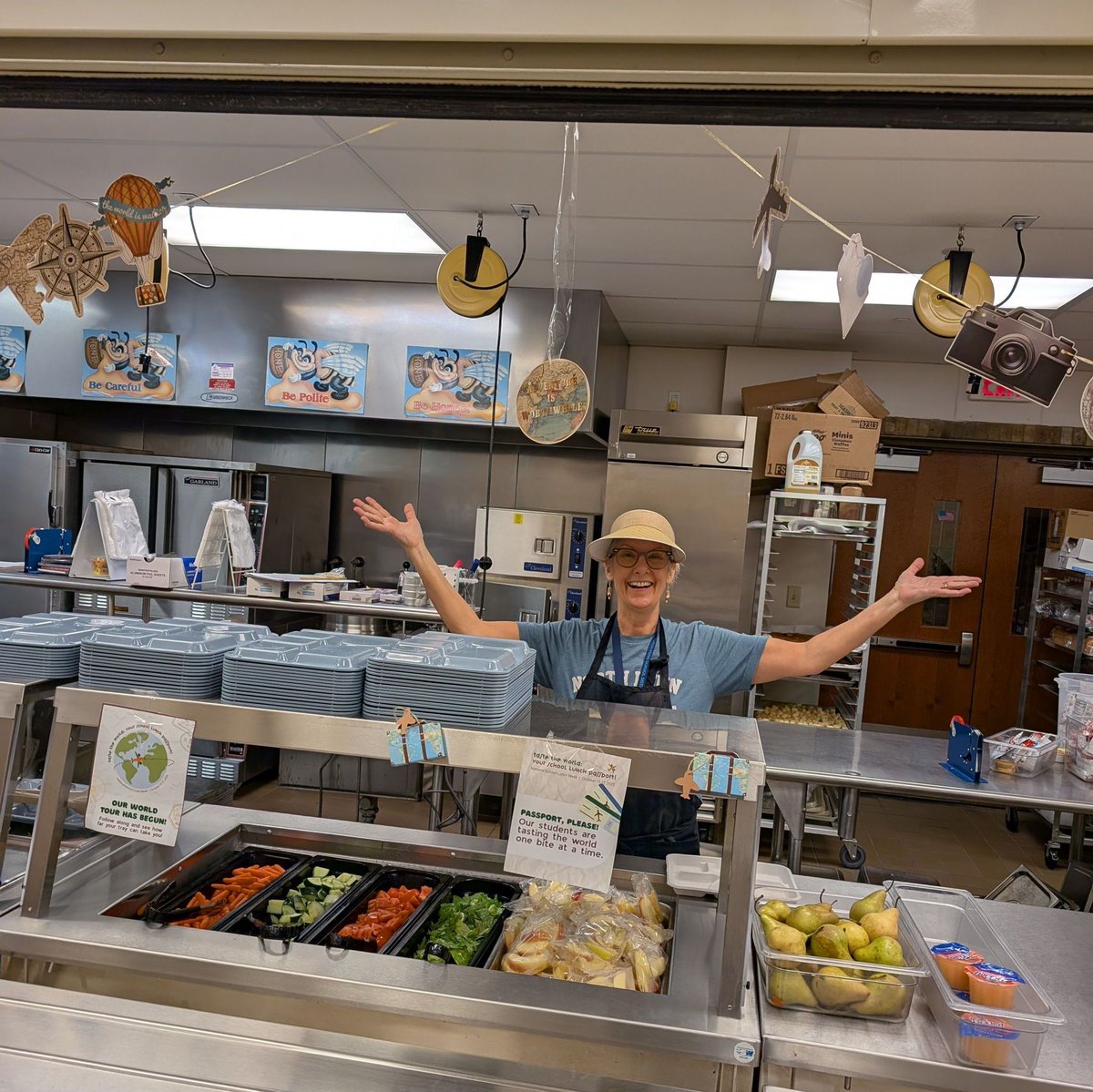 NorthPennSNS's tweet image. York Elementary School is having a blast celebrating National School Lunch Week! It's been wonderful to see all our staff and students enjoying the celebration. #NSLW25 #Studentnutrition #Schoolmeals #Schoollunch