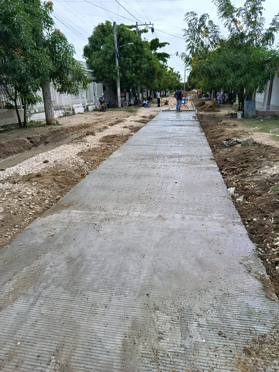 ¿Saben a dónde llegó el pavimento? Al barrio San José, en el municipio de San Estanislao de Kostka. 

¿Saben qué más llegó a este sector? Sentido de pertenencia, trabajo en equipo, orgullo comunitario y, claro, transformación social.

El programa COMPI es la mejor solución para