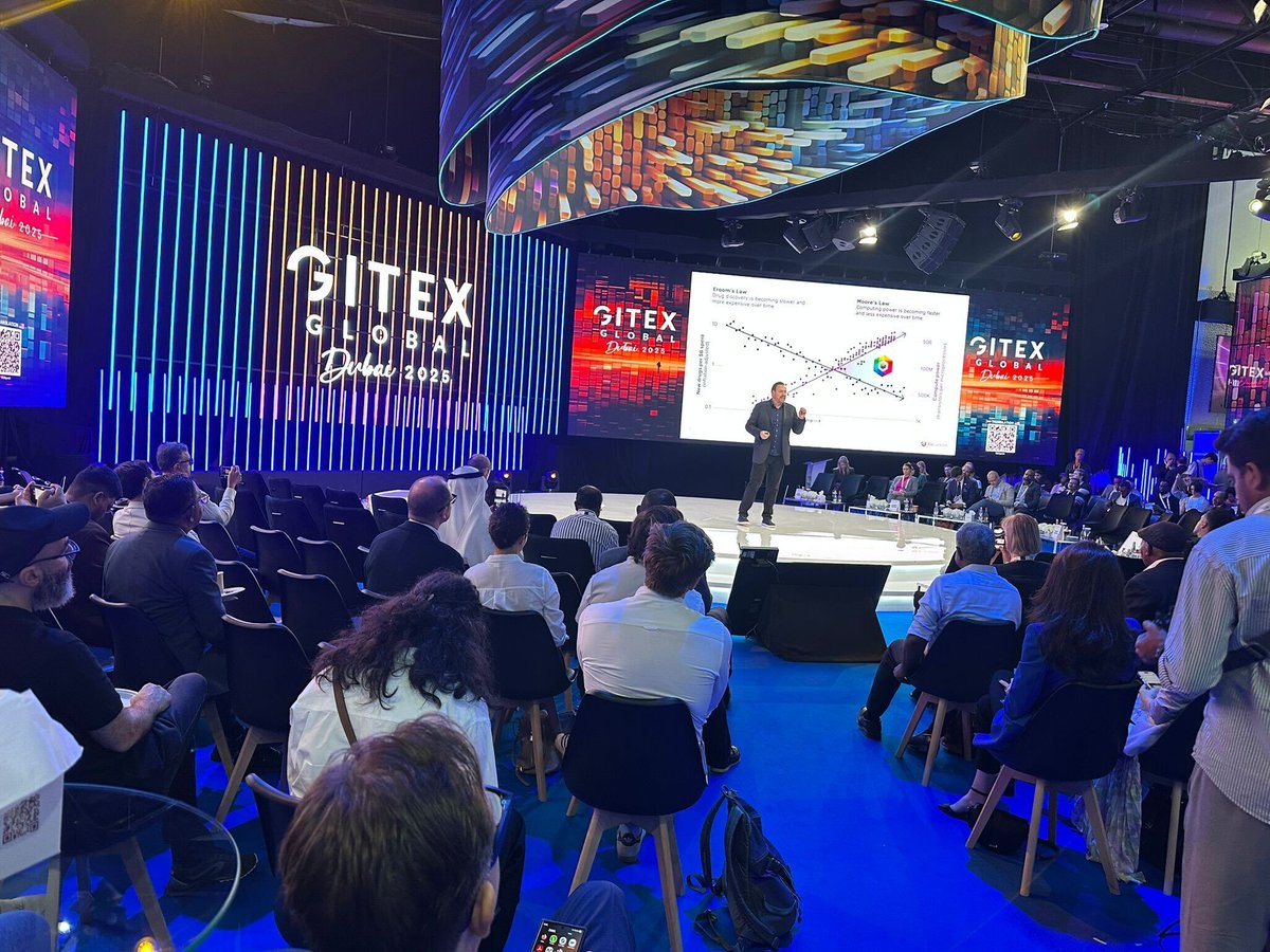 RecursionPharma's tweet image. This is more than just a shift in technology.

Today, cofounder and CEO @RecursionChris spoke on the Main Stage at @GITEX_GLOBAL to discuss how the convergence of AI, data, and DNA is fundamentally changing the way we discover medicines.

As he wrote in a related post: “This is…