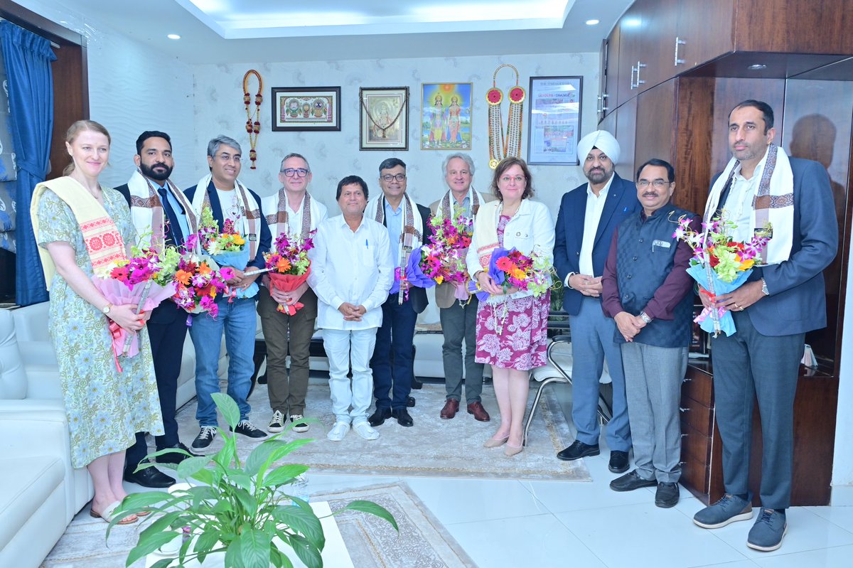 achyuta_samanta's tweet photo. Honoured to welcome a high-level delegation from the European Union (EU) at KIIT &amp; KISS today as part of the EU R&amp;I Counsellors Regional Visit &amp; European Research Day. The delegation included representatives from France, Germany, the Netherlands, Hungary &amp; the Czech Republic.
1/2 https://t.co/nKorZTpgGJ
