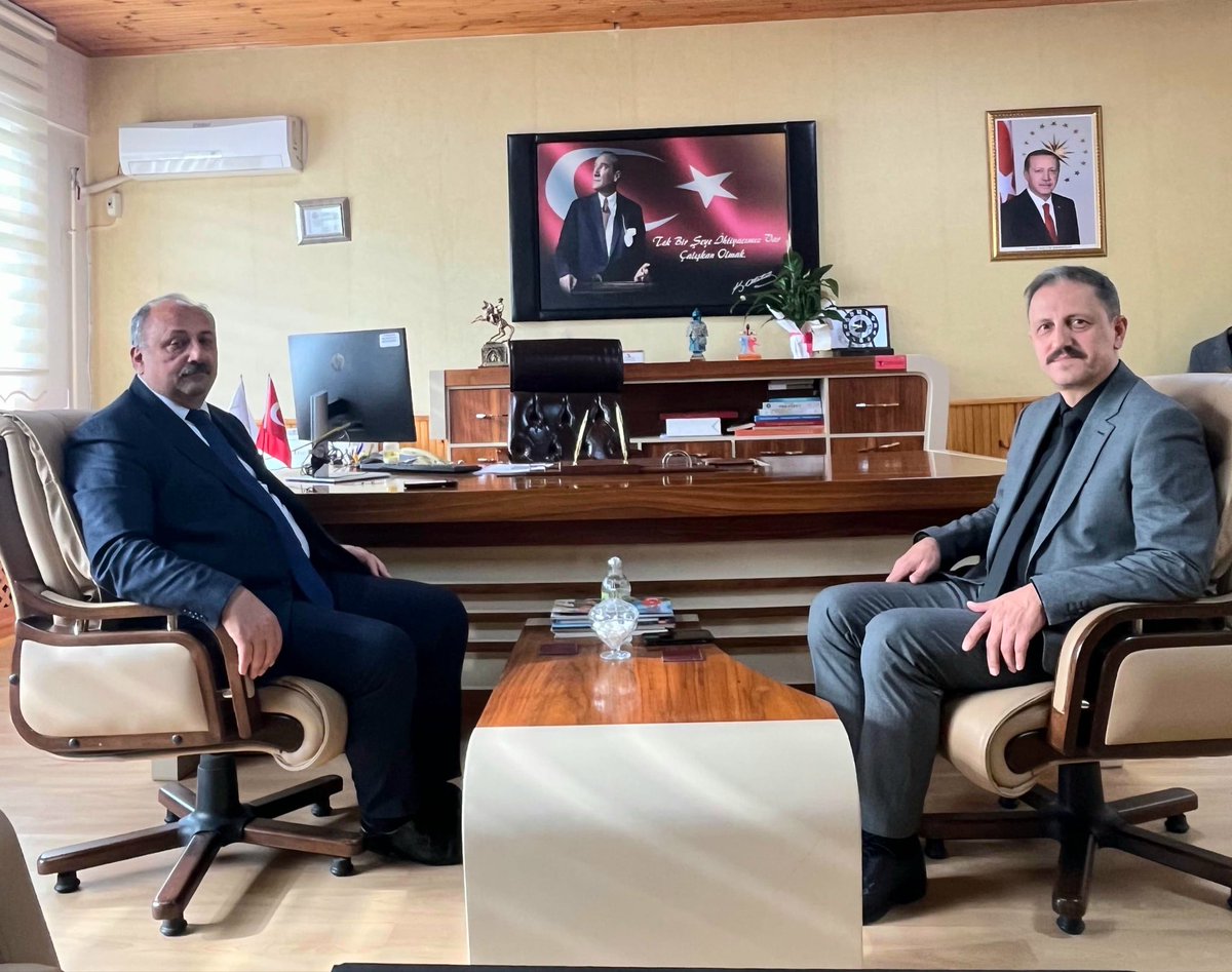 📌Salıpazarı Belediye Başkanımızdan Ziyaret
Salıpazarı Belediye Başkanımız Sayın Refaettin KARACA, İlçe Milli Eğitim Müdürümüz Kerim TORAMAN’ı makamında ziyaret etti.